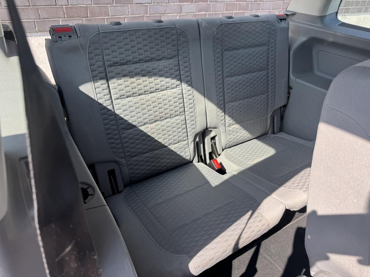 VW Touran 1T original Umbausatz Klappsitze 7 Sitzer mit Seitenverkleidung Bj.2009